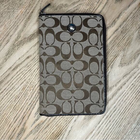 COACH Signature Logo Tablet E-Reader Case Brown Beige Classic Zip Up 8.5 x 5.5 - Picture 1 of 7